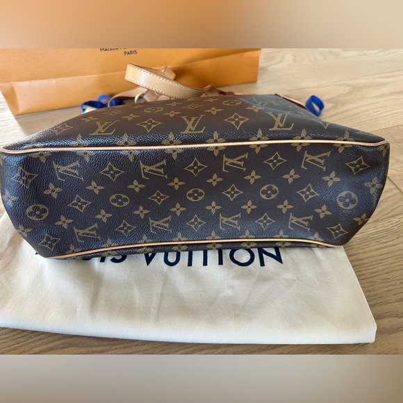 Louis Vuitton Pre-Owned 2006
Batignolles Tote Bag - Picture 11 of 16